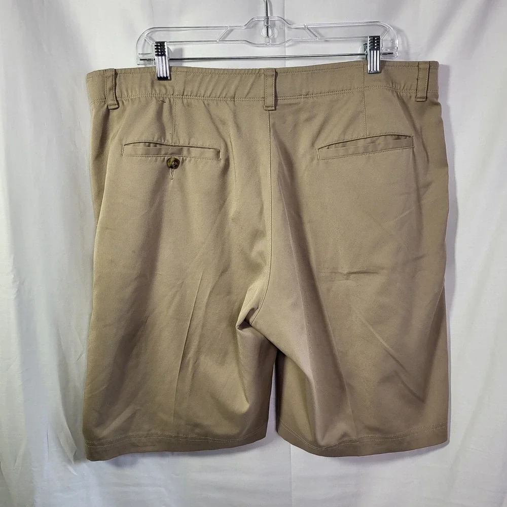 PGA Tour Mens Golf Shorts Khaki Tan Flat Front Performance Size 40 Regular‎ Fit